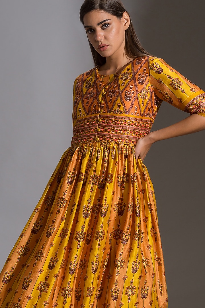Mustard Embroidered & Printed Kurta Set by Soup by Sougat Paul at Pernia's Pop Up Shop