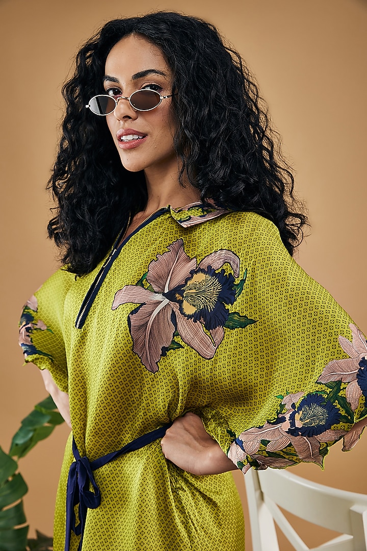Green Organza Satin Printed Kimono Dress Design by Soup by Sougat Paul at  Pernia's Pop Up Shop 2026