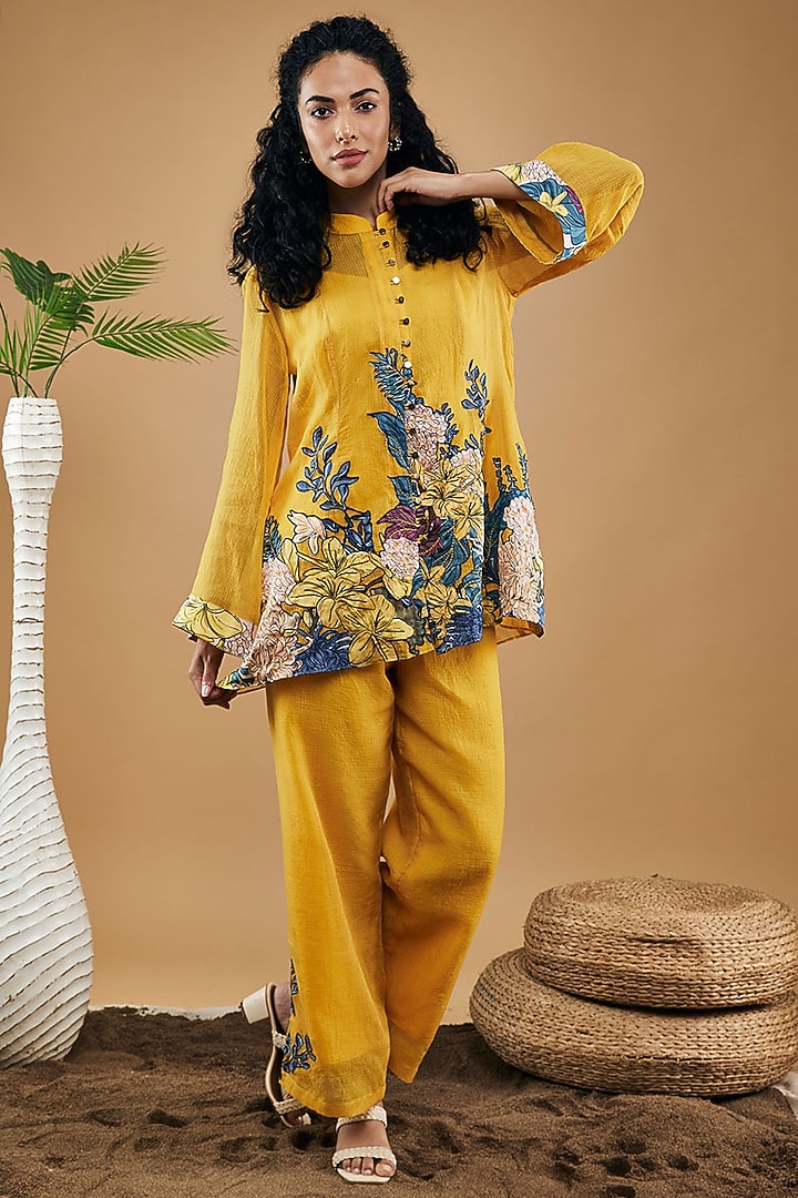 Yellow Handloom Cotton Co-Ord Set by Soup by Sougat Paul at Pernia's Pop Up Shop