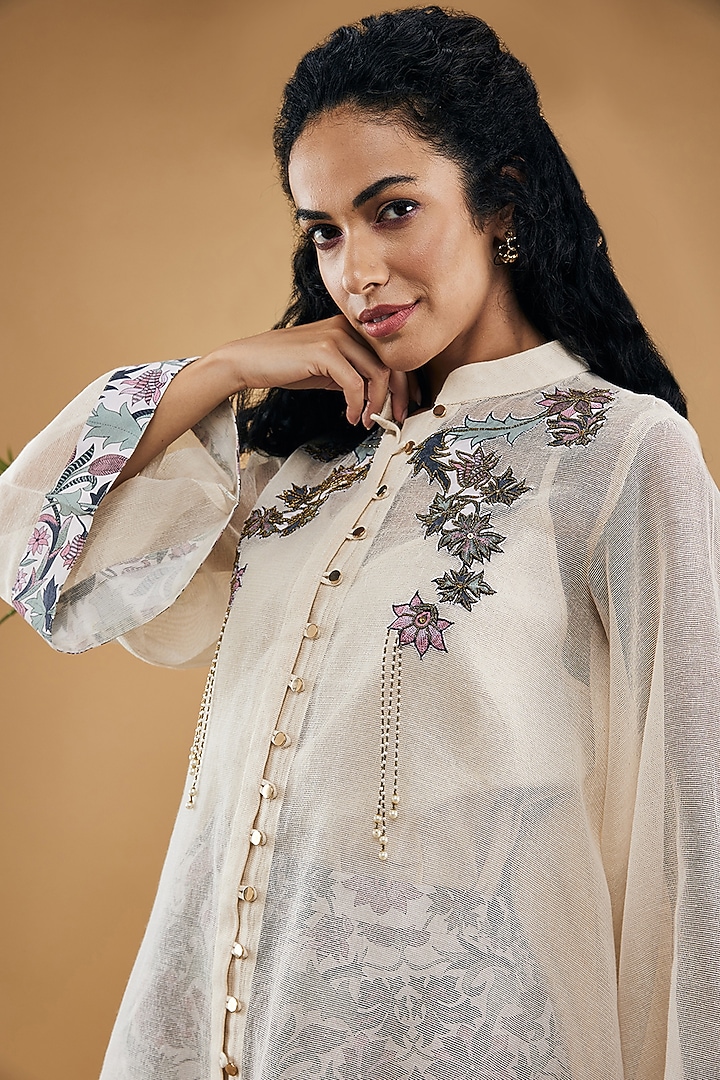 Off-White Linen & Handloom Net Co-Ord Set by Soup by Sougat Paul at Pernia's Pop Up Shop