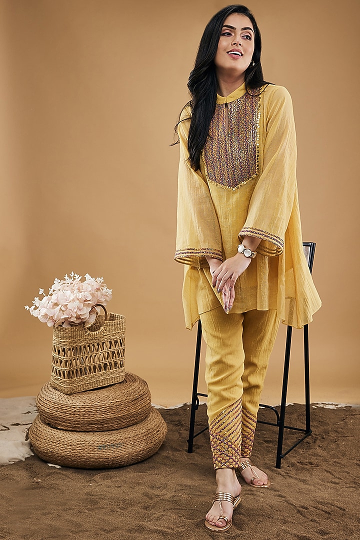 Yellow Handloom Cotton Embellished Kurta Set by Soup by Sougat Paul at Pernia's Pop Up Shop