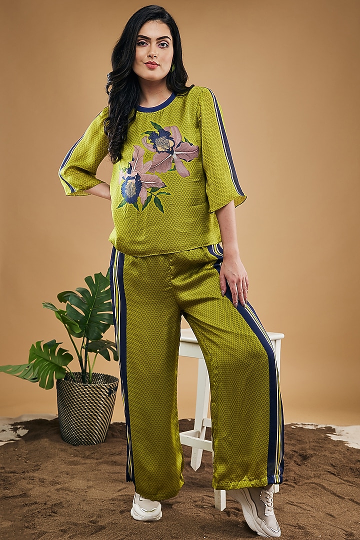 Green Organza Satin Printed Co-Ord Set by Soup by Sougat Paul at Pernia's Pop Up Shop
