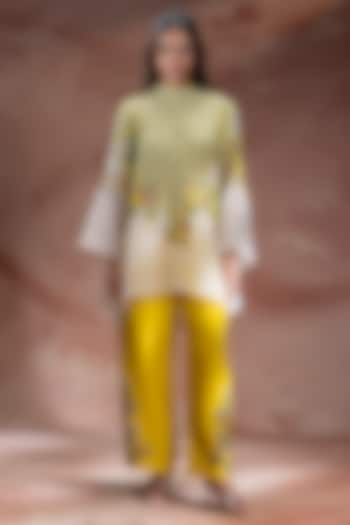 Yellow Cotton Linen Printed Kurta Set by Soup by Sougat Paul at Pernia's Pop Up Shop