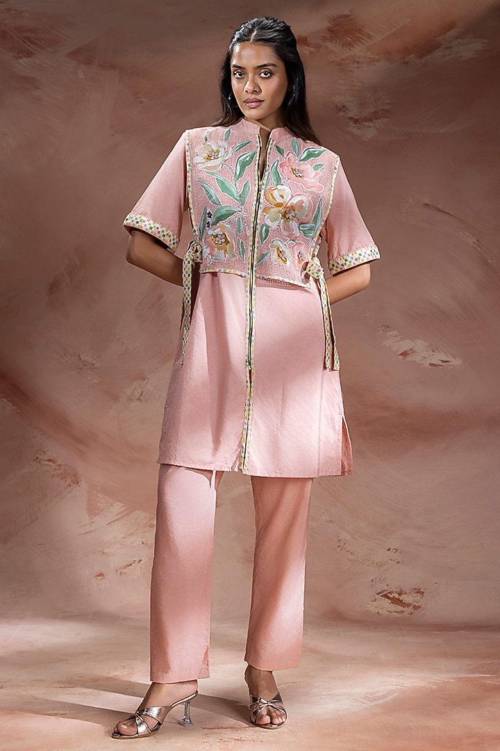 Dusky Pink Handloom Net Embroidered Kurta Set by Soup by Sougat Paul at Pernia's Pop Up Shop