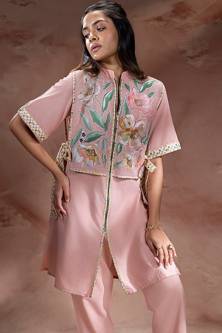 Dusky Pink Handloom Net Embroidered Kurta Set by Soup by Sougat Paul at Pernia's Pop Up Shop