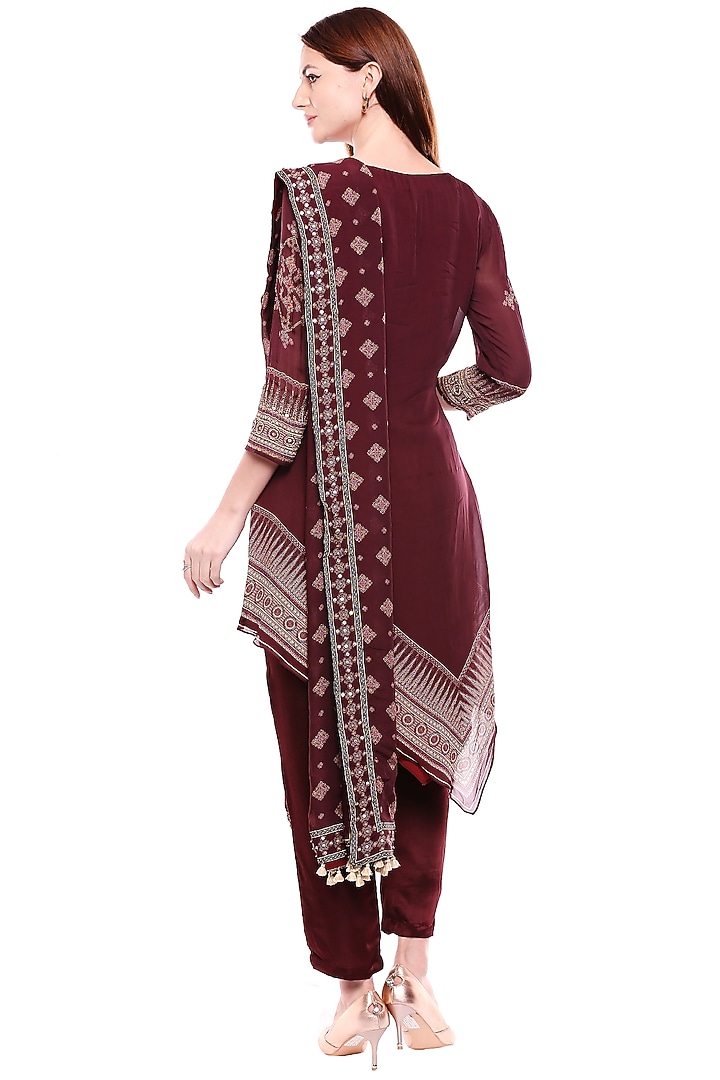 Maroon Embroidered & Printed Kurta Set by Soup by Sougat Paul at Pernia's Pop Up Shop