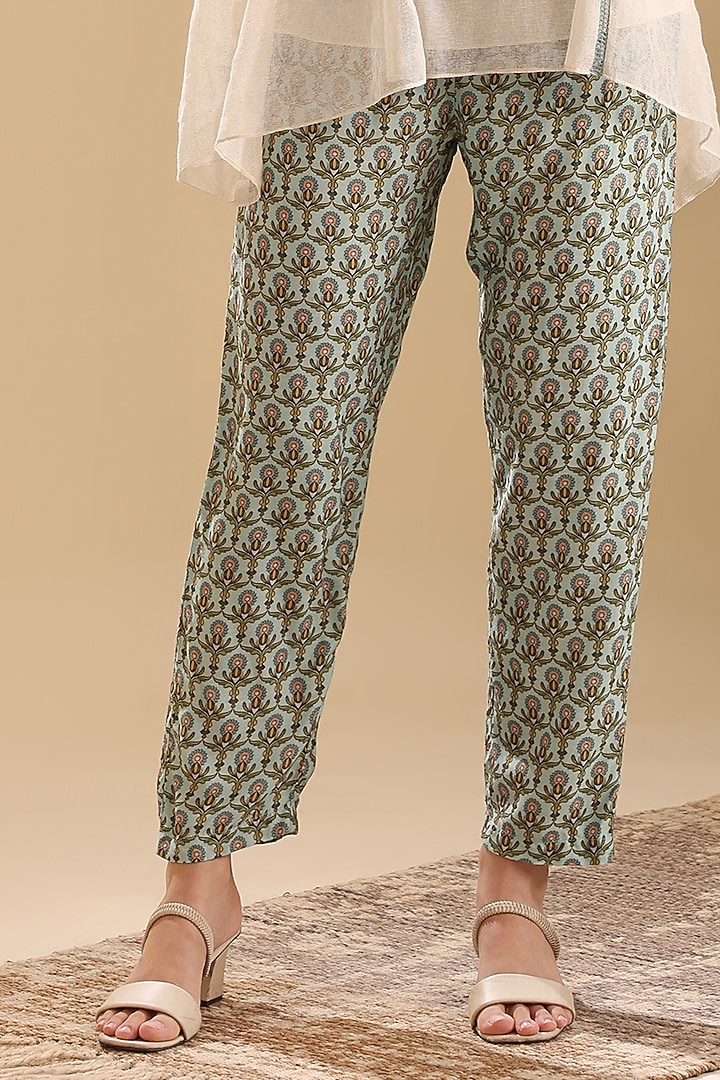 Off-White & Green Handloom Cotton Applique Embroidered Co-Ord Set by Soup by Sougat Paul at Pernia's Pop Up Shop