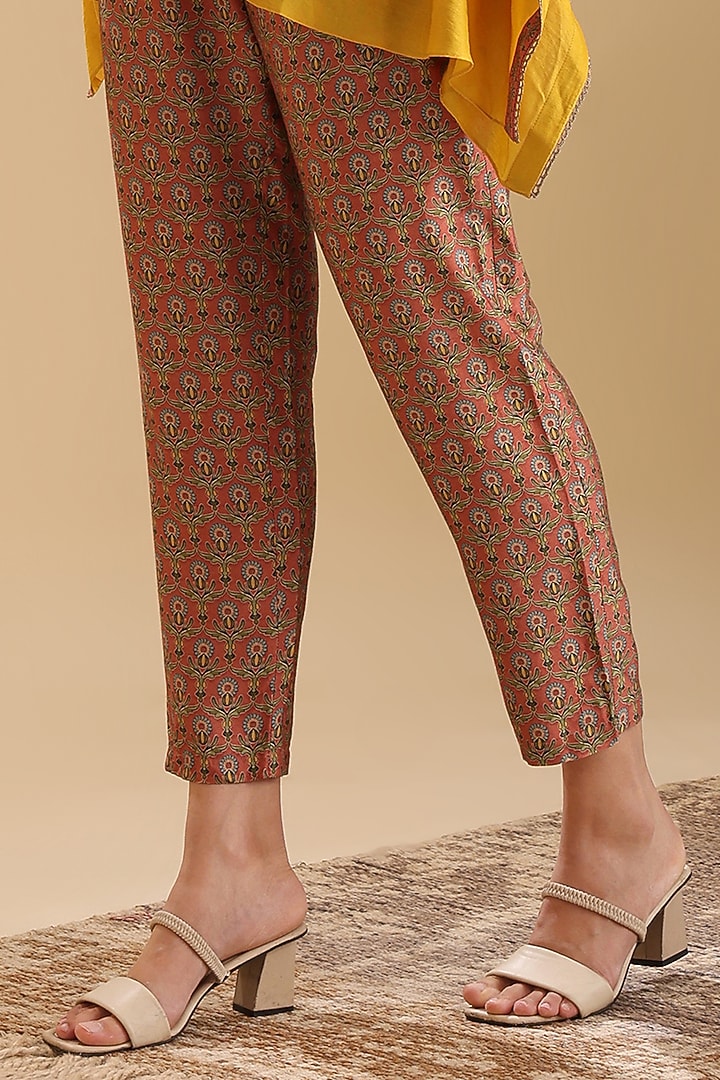 Yellow Chanderi Embellished Kaftan Set by Soup by Sougat Paul at Pernia's Pop Up Shop
