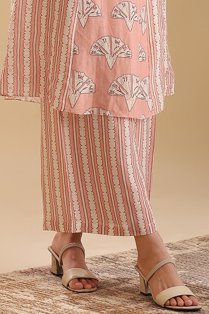 Peach Linen Cotton Embellished Straight Kurta Set by Soup by Sougat Paul at Pernia's Pop Up Shop