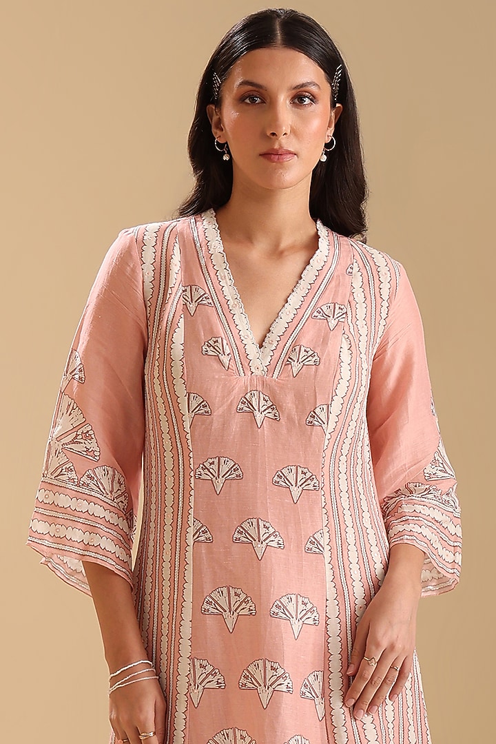 Peach Linen Cotton Embellished Straight Kurta Set by Soup by Sougat Paul at Pernia's Pop Up Shop