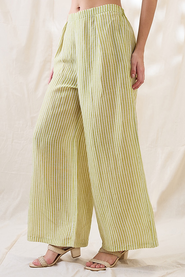 White Linen Applique Work Co-Ord Set by Soup by Sougat Paul at Pernia's Pop Up Shop