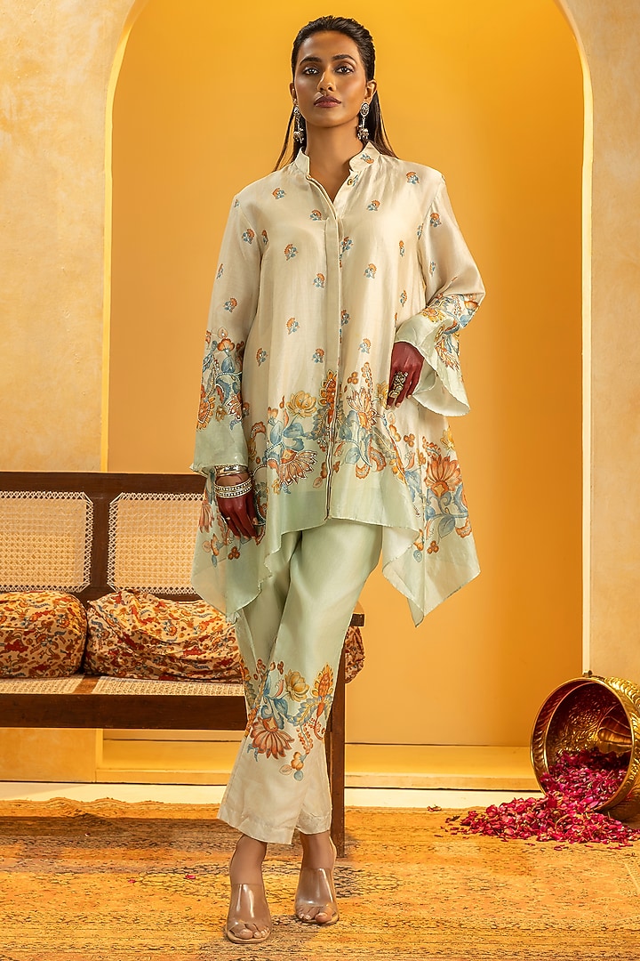 Off-White Chanderi Embroidered Kurta Set by Soup by Sougat Paul at Pernia's Pop Up Shop