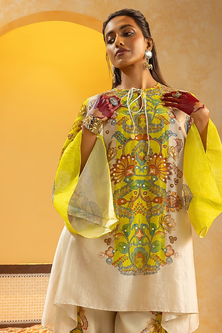 Off-White Chanderi Embellished Kurta Set by Soup by Sougat Paul at Pernia's Pop Up Shop