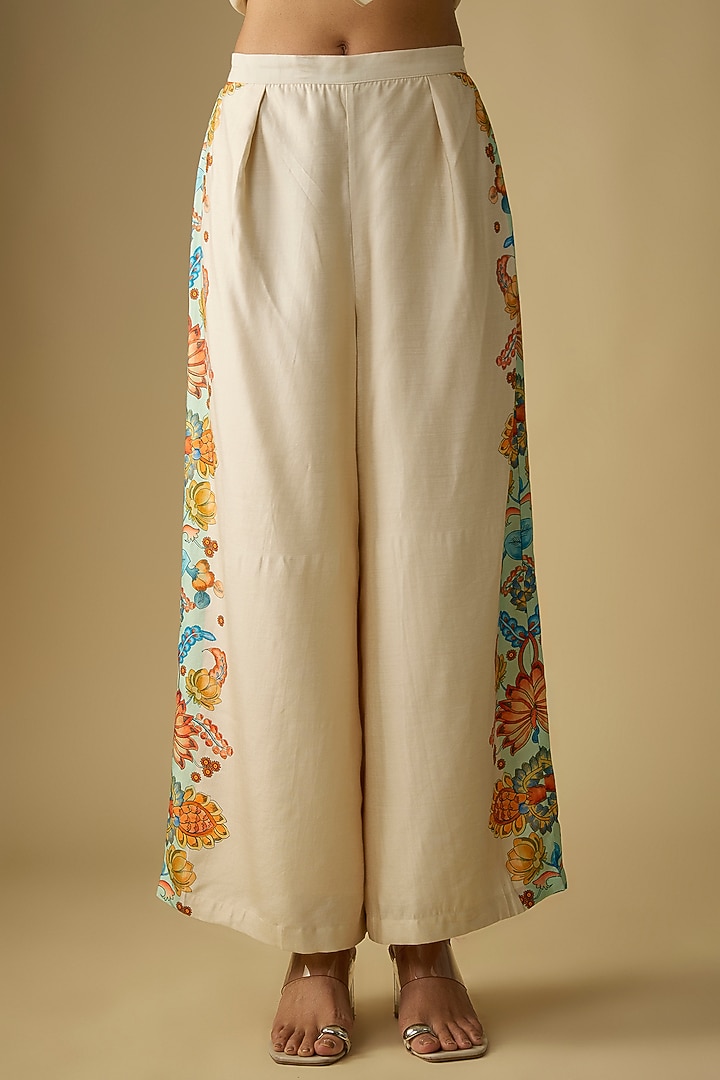 White Chanderi Embellished Kurta Set by Soup by Sougat Paul at Pernia's Pop Up Shop