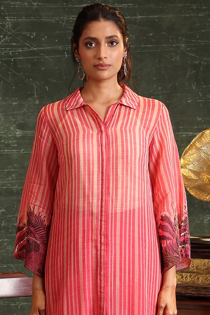 Pink Organza Embellished Kurta Set by Soup by Sougat Paul at Pernia's Pop Up Shop