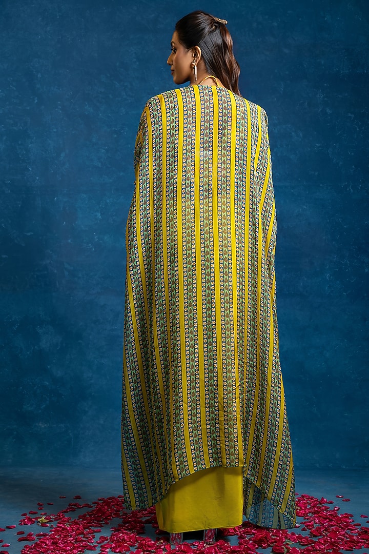 Yellow Organza Cape Set by Soup by Sougat Paul at Pernia's Pop Up Shop