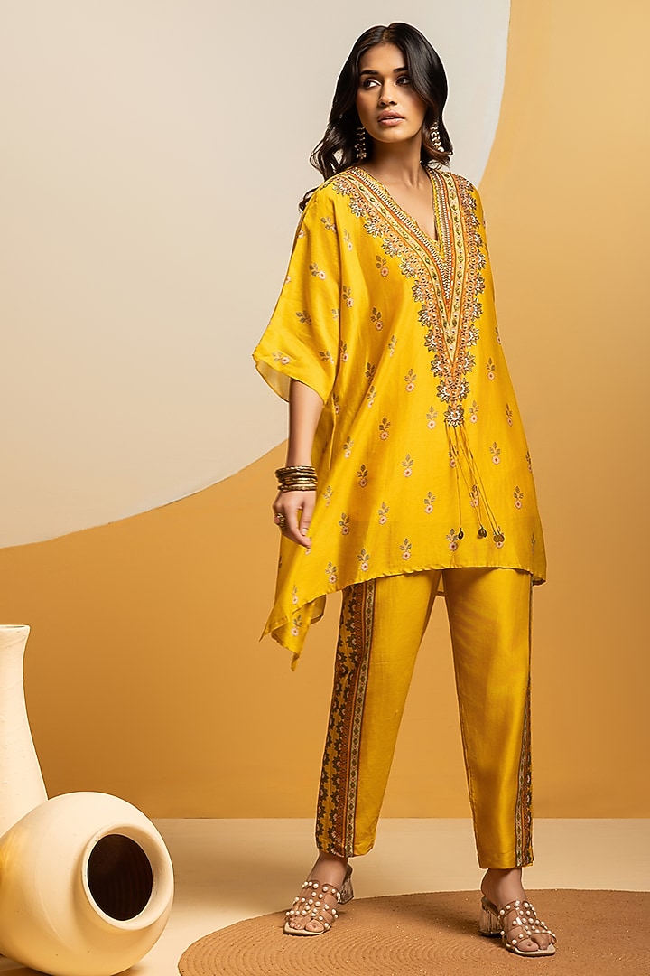 Yellow Chanderi Embellished Kurta Set by Soup by Sougat Paul at Pernia's Pop Up Shop
