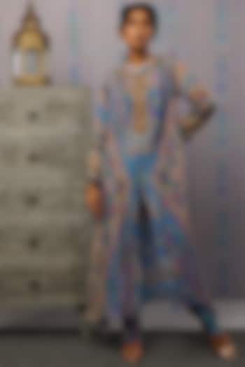 Blue Embroidered Kurta Set by Soup by Sougat Paul at Pernia's Pop Up Shop