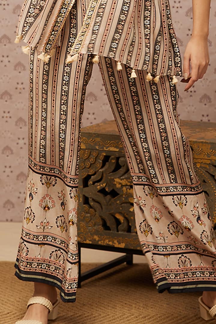 Beige Embroidered Kurta Set by Soup by Sougat Paul at Pernia's Pop Up Shop