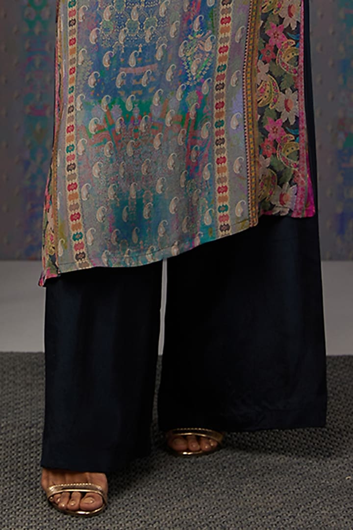 Navy Blue Embroidered Kurta Set by Soup by Sougat Paul at Pernia's Pop Up Shop