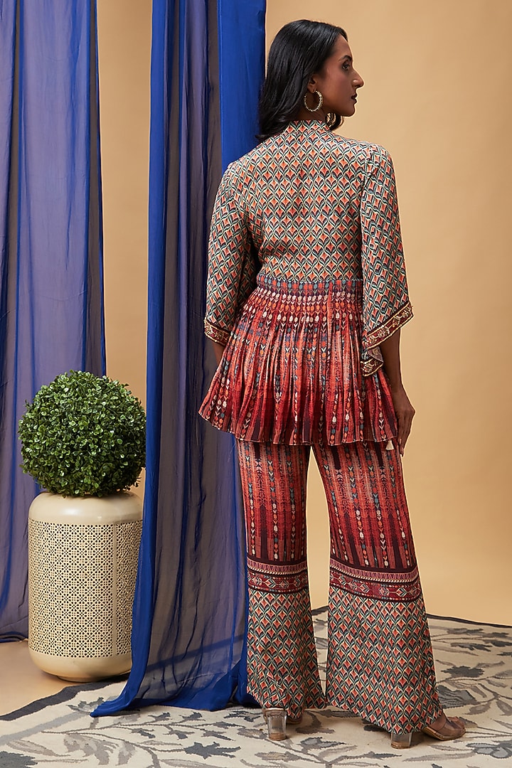 Maroon Crepe Embroidered Kurta Set by Soup by Sougat Paul at Pernia's Pop Up Shop