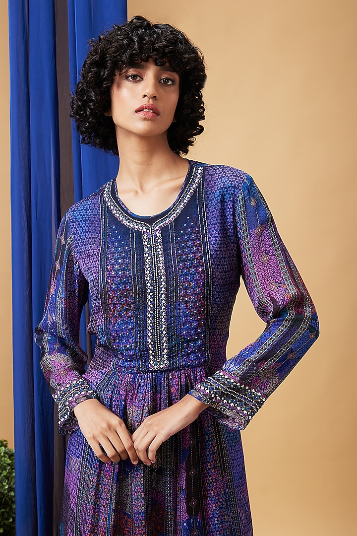 Blue Flat Chiffon Embroidered Kurta Set by Soup by Sougat Paul at Pernia's Pop Up Shop