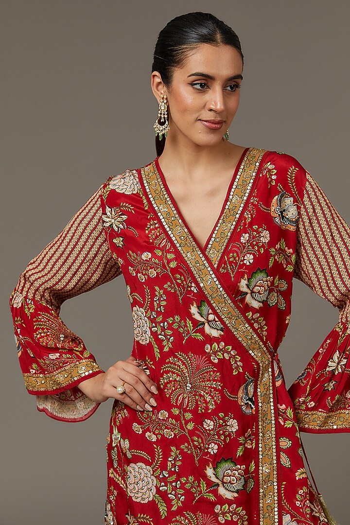 Red Crepe Sequins & Zari Embroidered Kurta Set by Soup by Sougat Paul at Pernia's Pop Up Shop