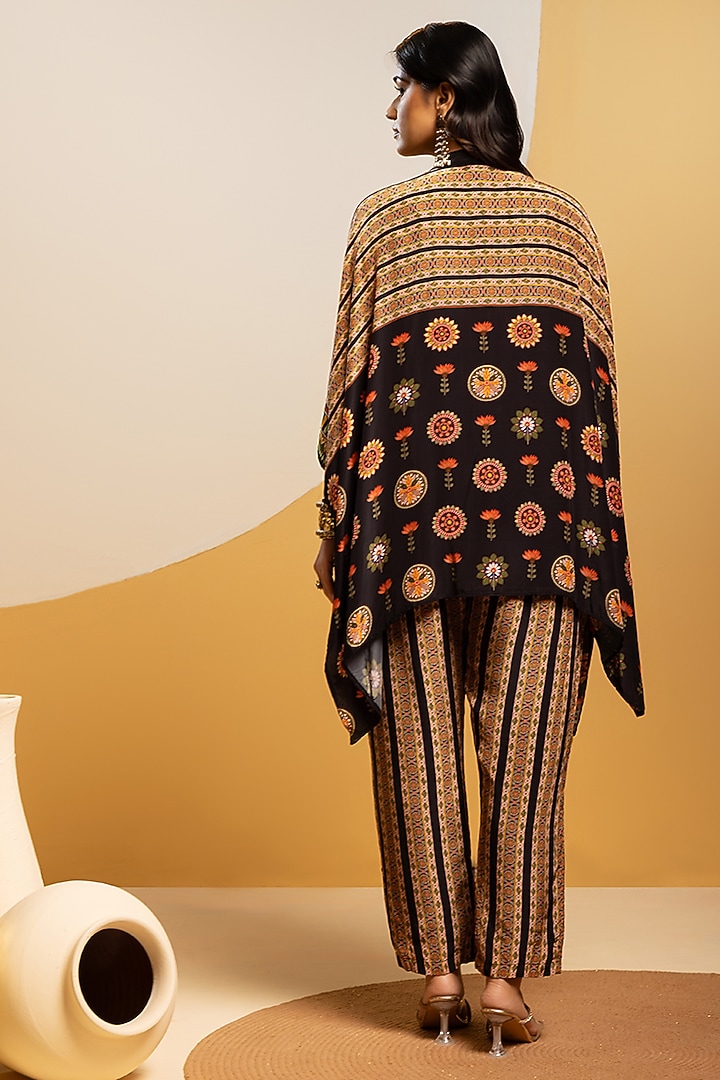 Black Crepe Embellished Kurta Set by Soup by Sougat Paul at Pernia's Pop Up Shop