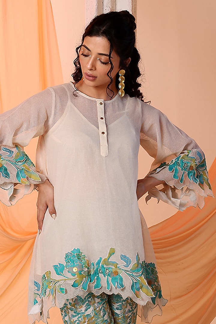 Off-White Handloom Embellished Co-Ord Set by Soup by Sougat Paul at Pernia's Pop Up Shop