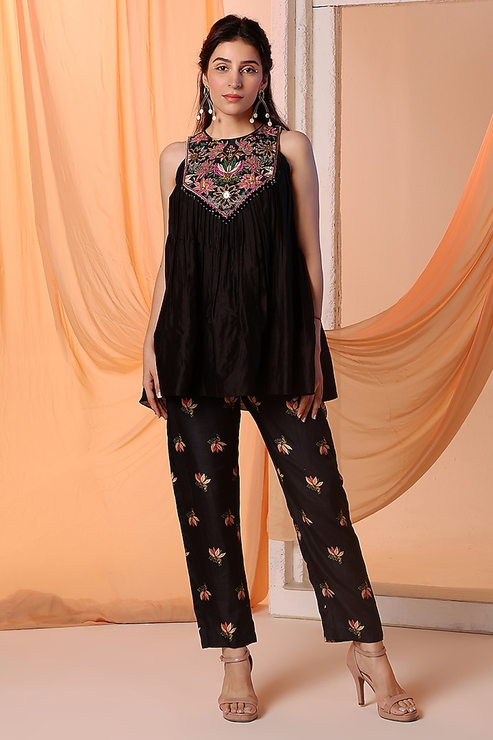 Black Chanderi Embroidered Co-Ord Set by Soup by Sougat Paul at Pernia's Pop Up Shop