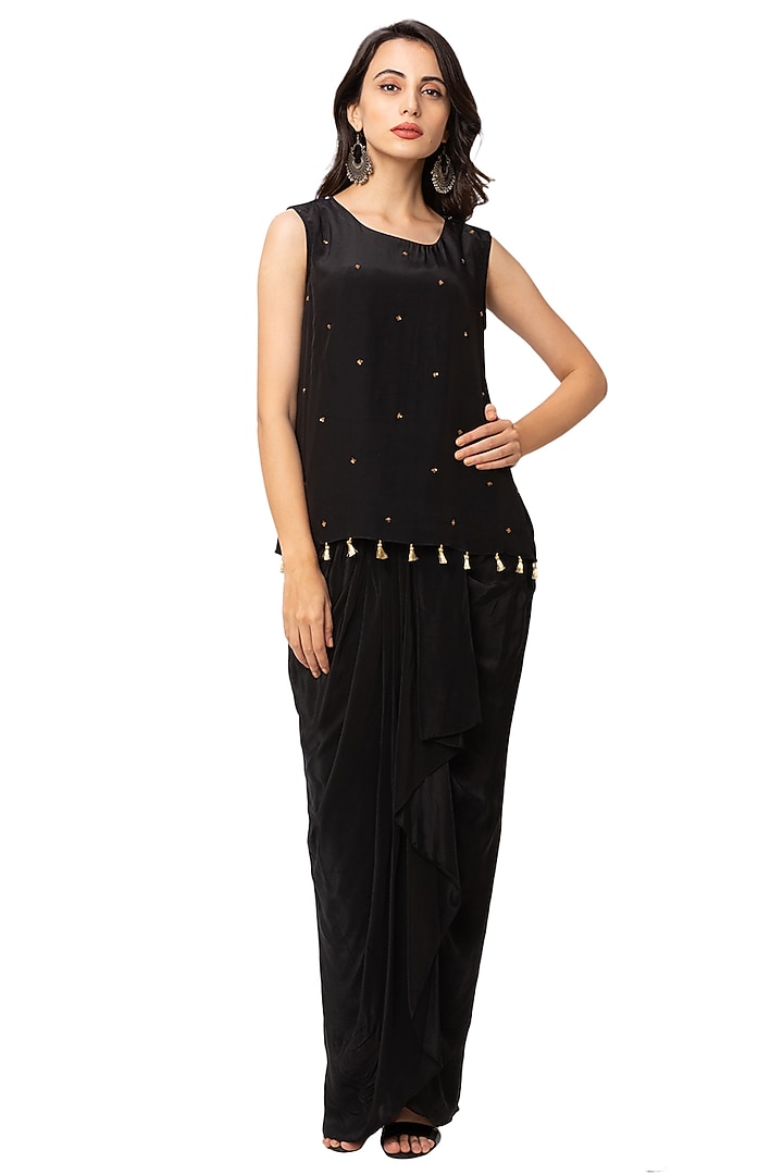 Black Embroidered Cape Set by Soup By Sougat Paul at Pernia's Pop Up Shop