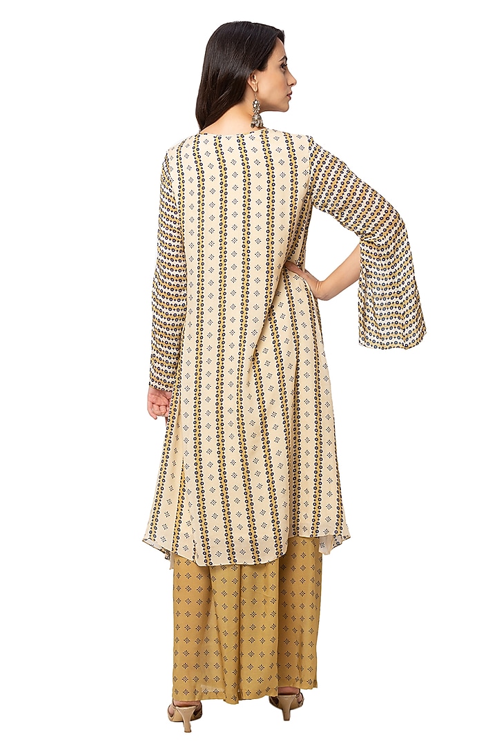 Mustard & Off White Kurta Set by Soup By Sougat Paul at Pernia's Pop Up Shop