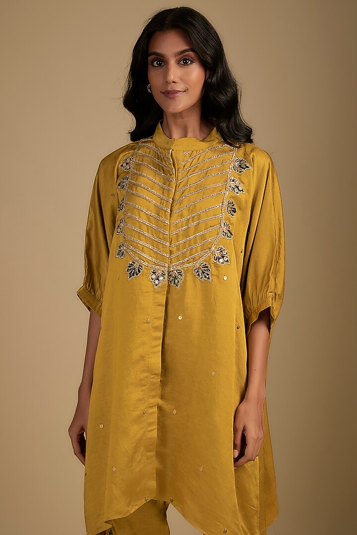 Yellow Linen Silk Floral Applique Embroidered Kurta Set by Soup by Sougat Paul at Pernia's Pop Up Shop