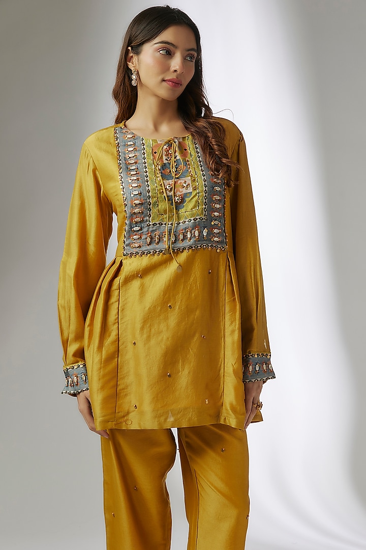 Yellow Chanderi Hand Embroidered Co-Ord Set by Soup by Sougat Paul at Pernia's Pop Up Shop