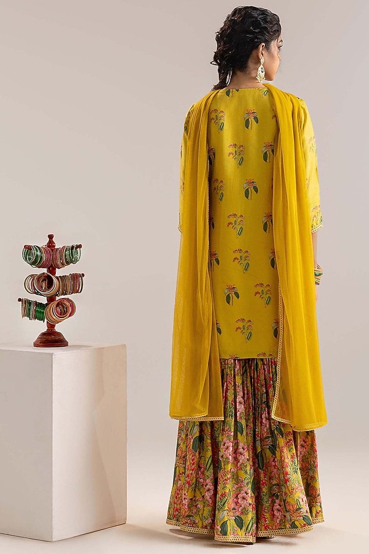Yellow Malaysian Silk Embellished Kurta Set by Soup by Sougat Paul at Pernia's Pop Up Shop