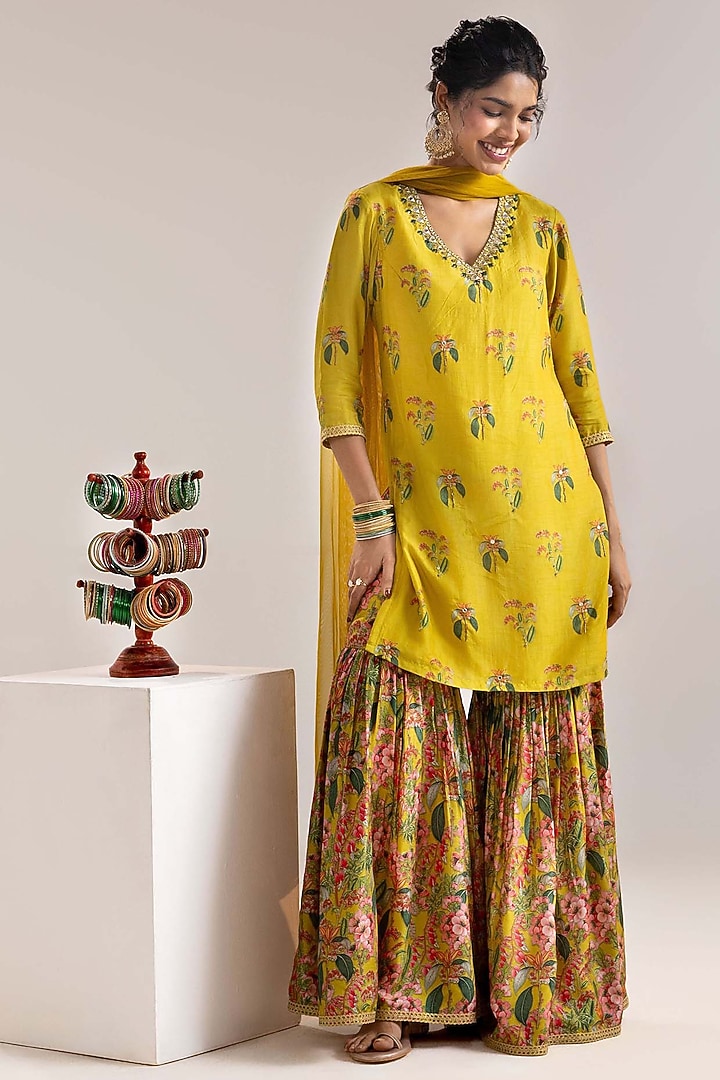 Yellow Malaysian Silk Embellished Kurta Set by Soup by Sougat Paul at Pernia's Pop Up Shop
