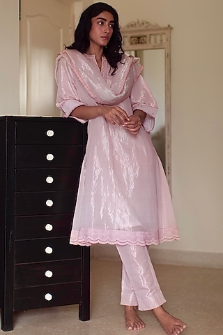 Shell Pink Zardosi Embroidered Maxi Kurta Set by Shorshe Clothing