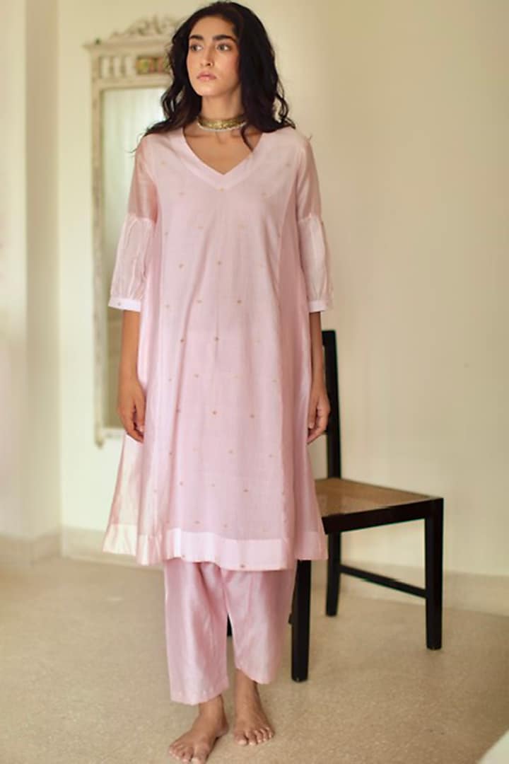Shell Pink Jamdani Kurta Set by Shorshe Clothing