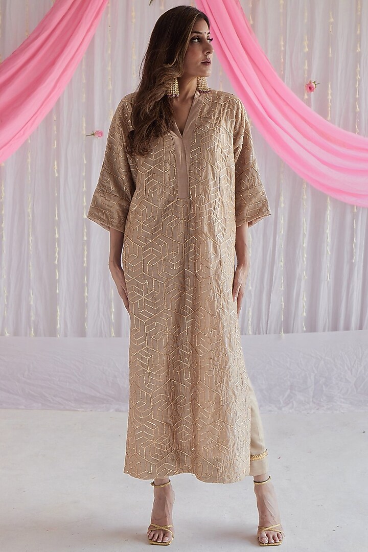 Pearl Beige Chanderi Kaftan Set by Shorshe Clothing at Pernia's Pop Up Shop