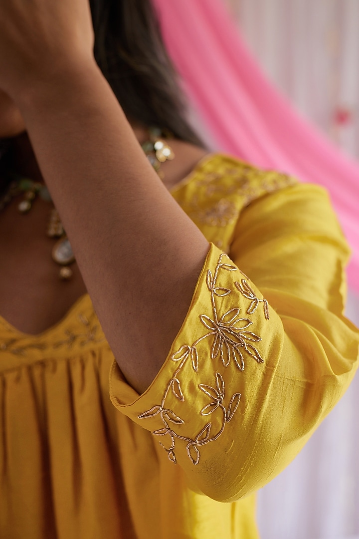 Baby Pink Raw Silk & Chanderi Party Wear Saree by Shorshe Clothing at Pernia's Pop Up Shop