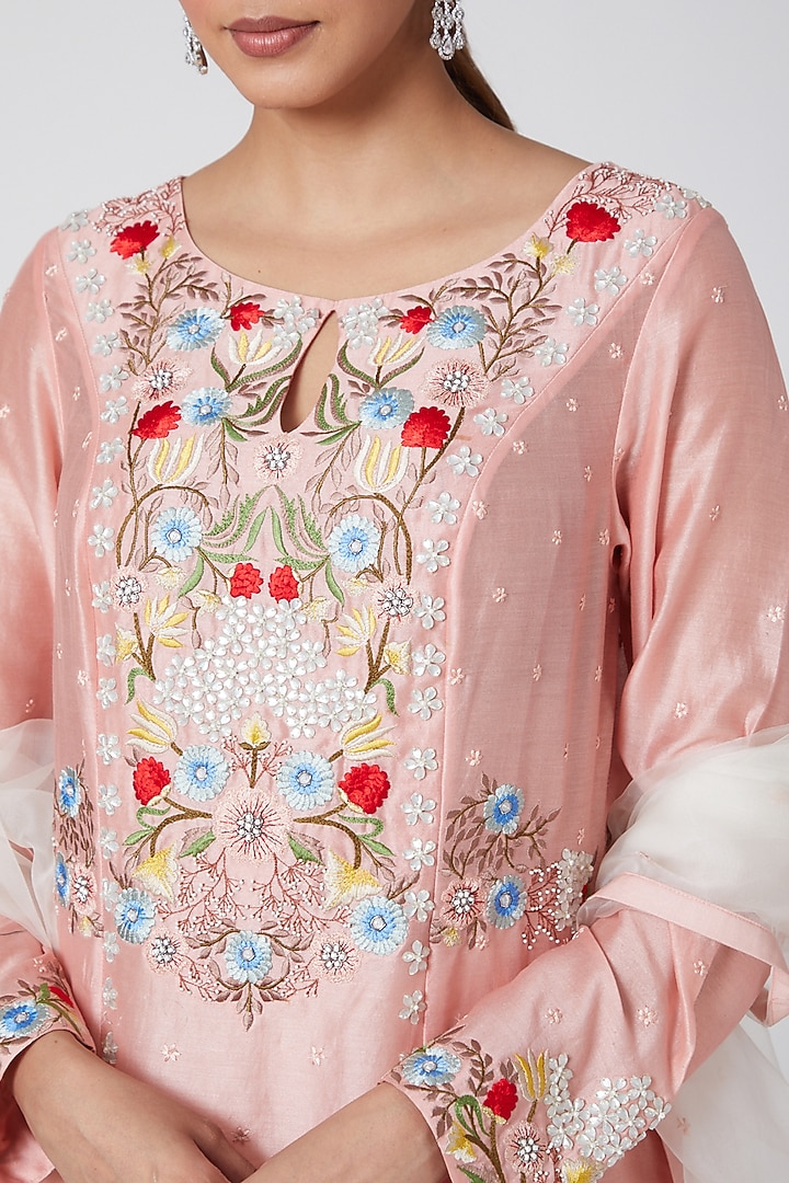 Peach & White Embroidered Kurta Set by Samant Chauhan at Pernia's Pop Up Shop