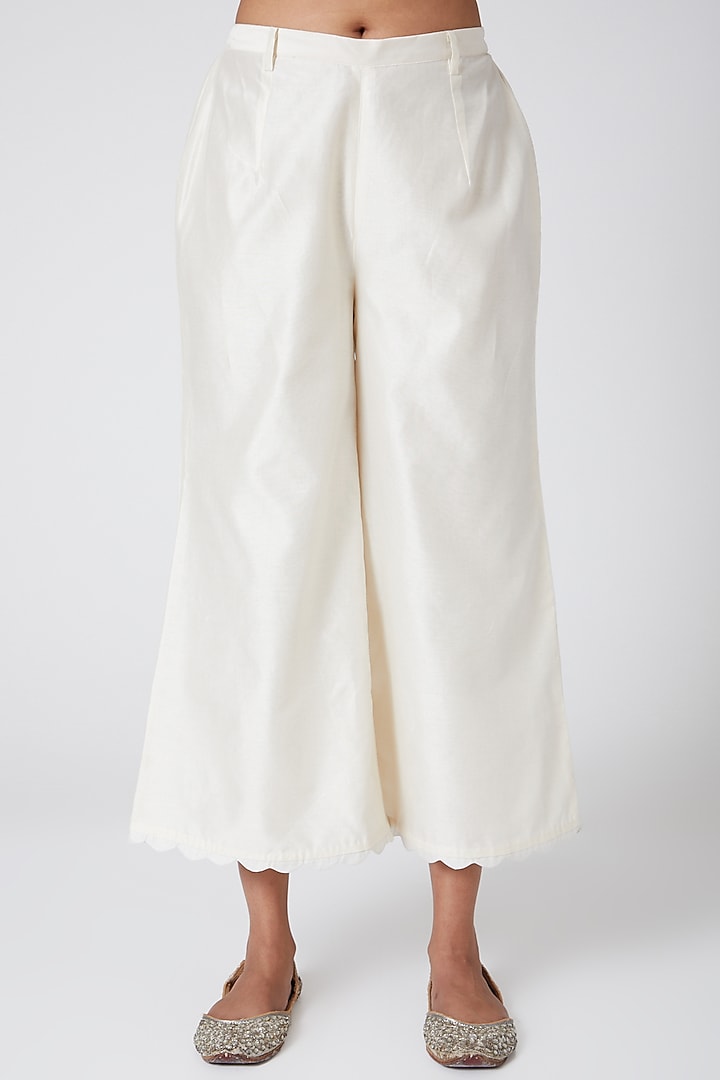 Beige & White Embroidered Kurta Set by Samant Chauhan at Pernia's Pop Up Shop