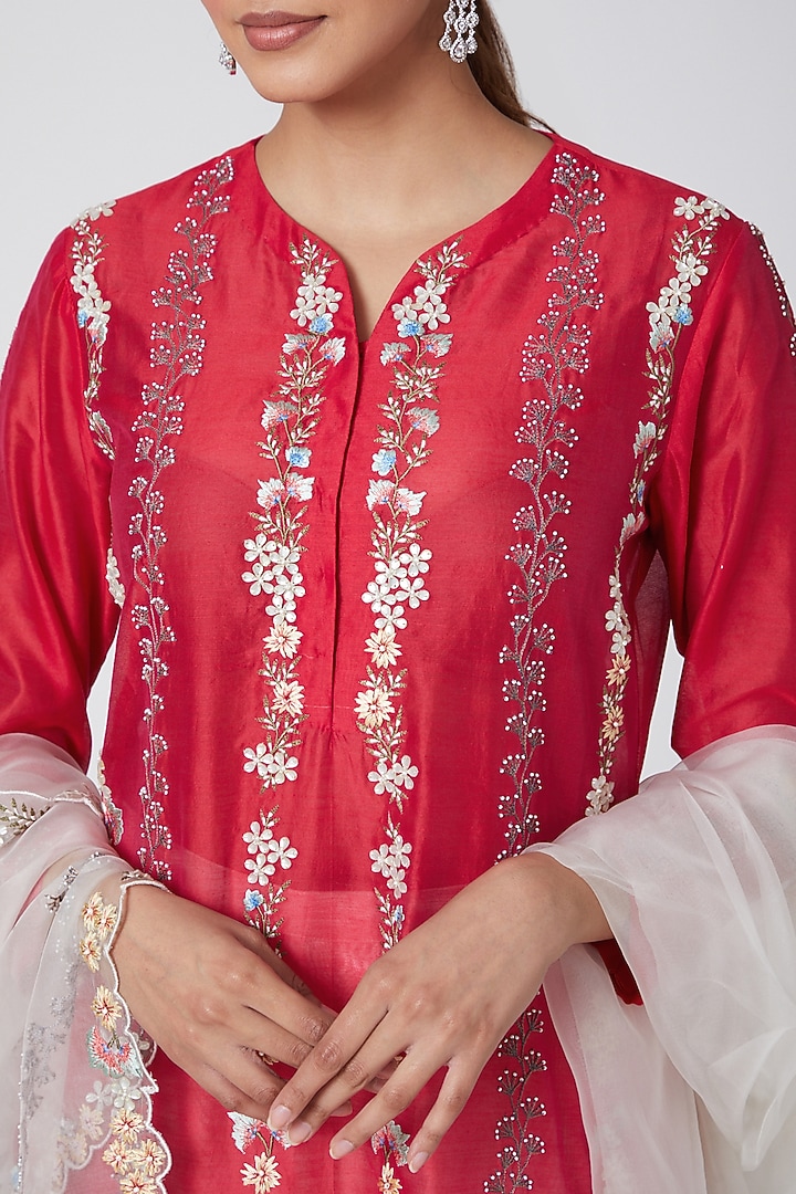 Fuchsia & White Embroidered Kurta Set by Samant Chauhan at Pernia's Pop Up Shop