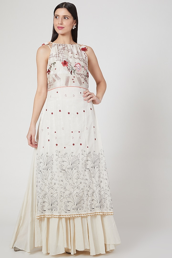 Ivory Embroidered Kurta Set by Samant Chauhan at Pernia's Pop Up Shop