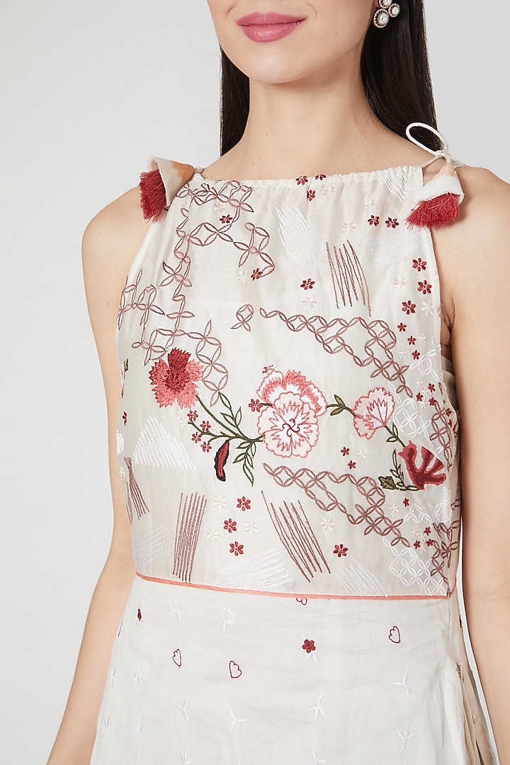 Ivory Embroidered Kurta Set by Samant Chauhan at Pernia's Pop Up Shop