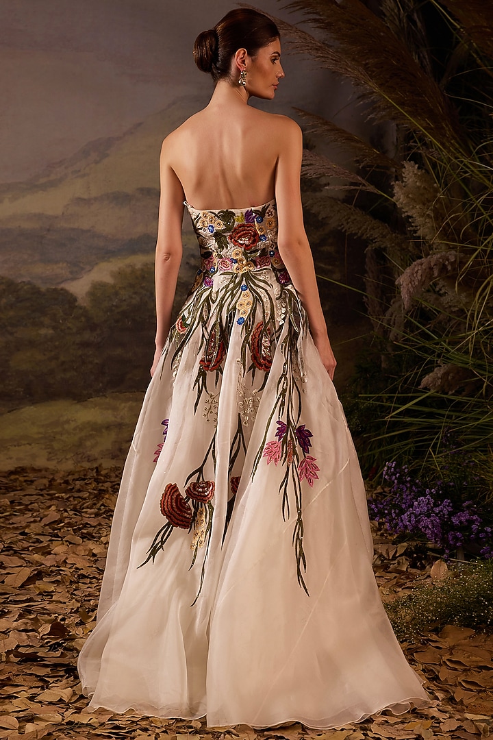 Off-White Cotton Silk Floral Embroidered Wedding Gown by Samant Chauhan at Pernia's Pop Up Shop