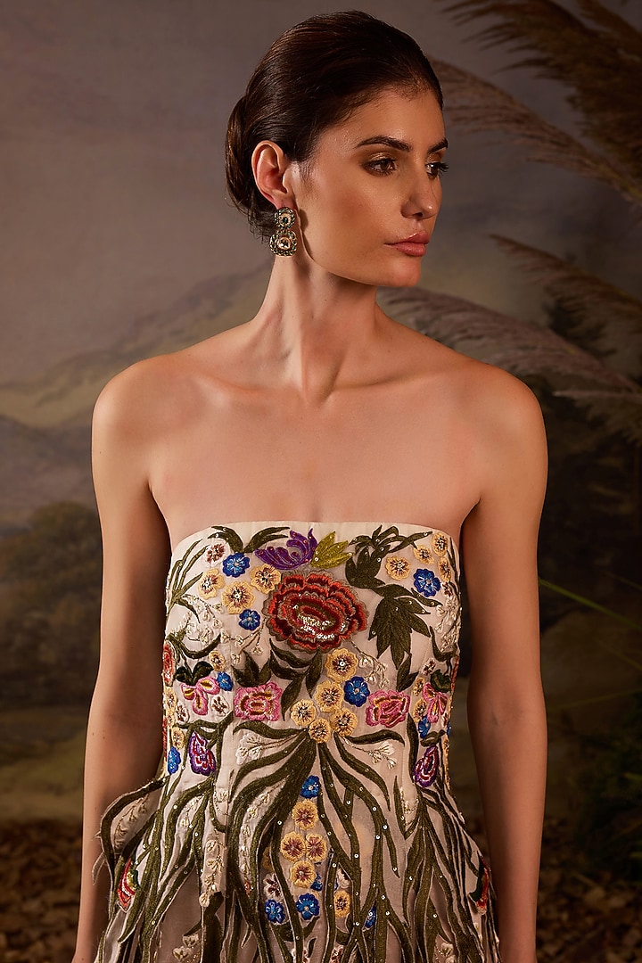 Off-White Cotton Silk Floral Embroidered Wedding Gown by Samant Chauhan at Pernia's Pop Up Shop