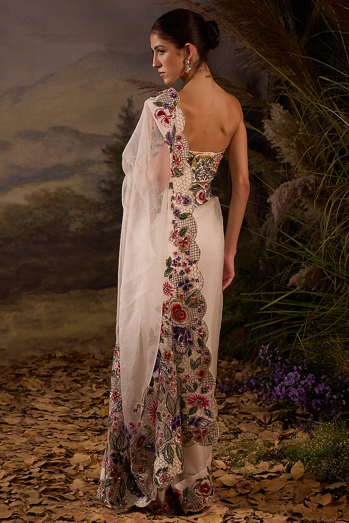 Ivory Organza Silk Floral Embroidered Reception Saree Set by Samant Chauhan at Pernia's Pop Up Shop