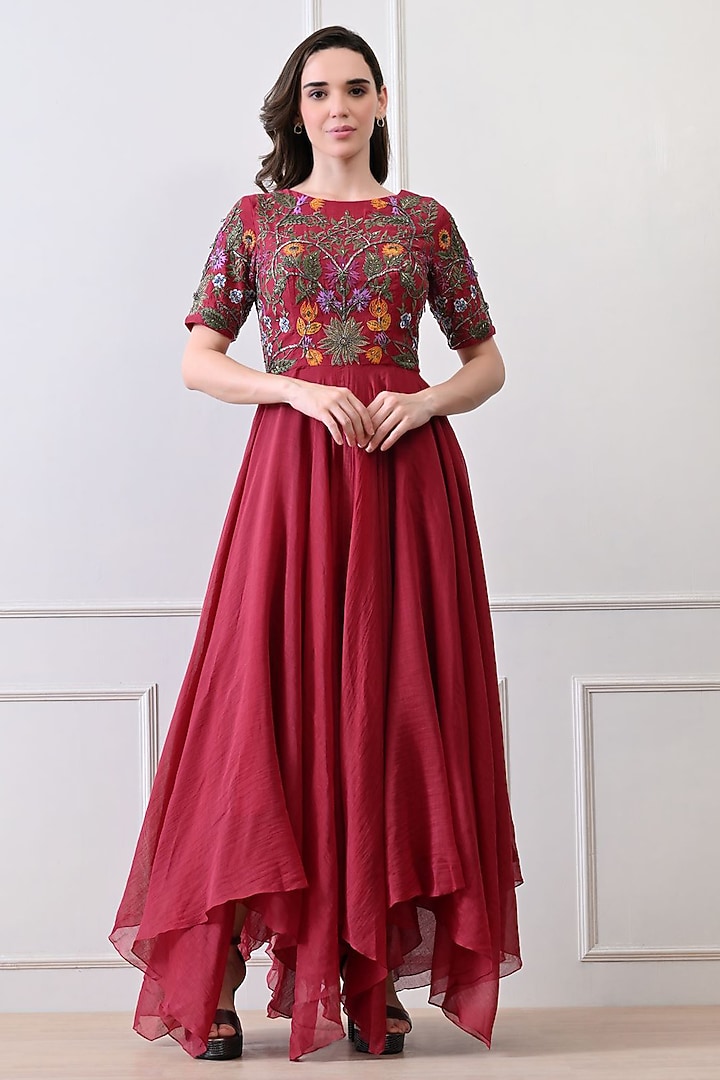 Maroon Shimmer Floral Embroidered Wedding Anarkali by Samant Chauhan at Pernia's Pop Up Shop