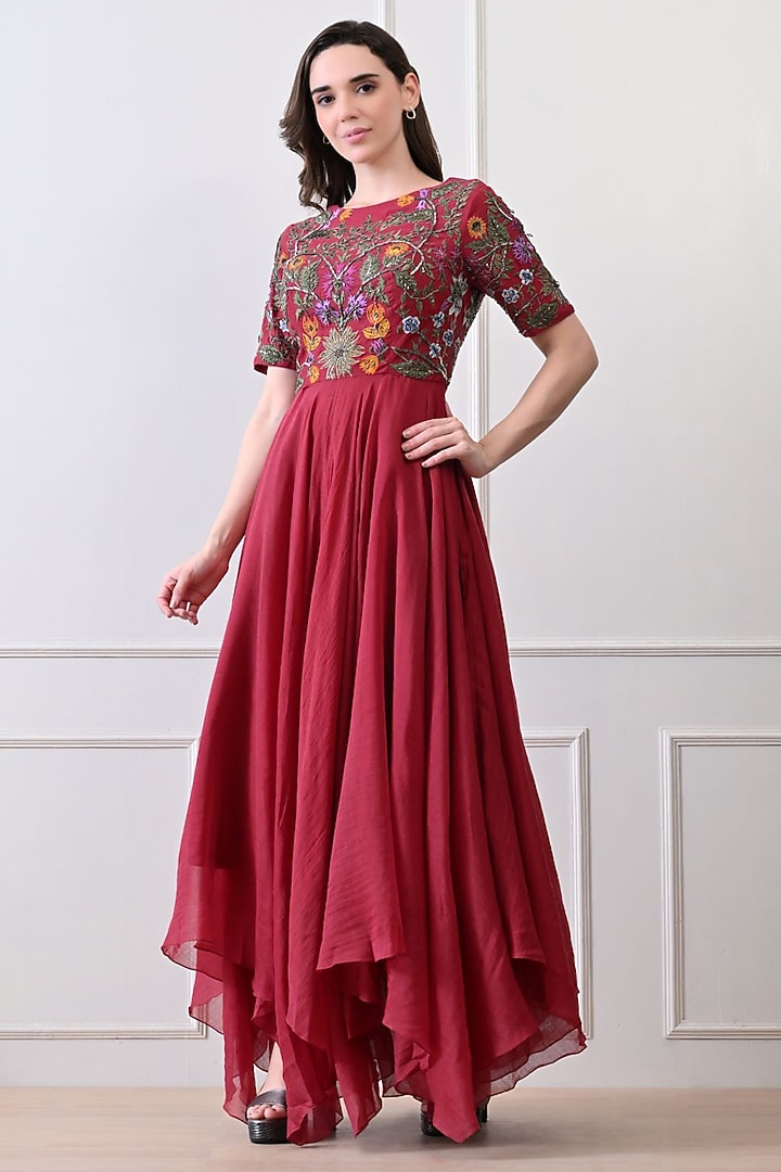 Maroon Shimmer Floral Embroidered Wedding Anarkali by Samant Chauhan at Pernia's Pop Up Shop